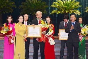 TPHCM tuyên dương, khen thưởng hơn 200 tập thể và cá nhân vì sự nghiệp giáo dục