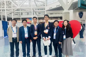 Học sinh Trường THPT chuyên Lê Hồng Phong (TPHCM) đoạt giải 2 Hội thi Khoa học kỹ thuật quốc tế