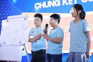 Học sinh tiểu học tranh biện về chủ đề dạy thêm, học thêm và sử dụng mạng xã hội