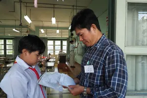 Thí sinh tham dự kỳ khảo sát vào sáng 16-6