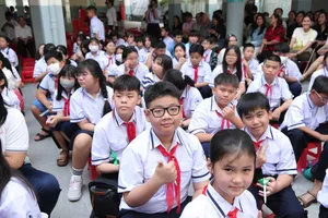 Học sinh Trường THCS Nguyễn Du (phường Bến Thành) trong ngày khai giảng năm học 2025-2026