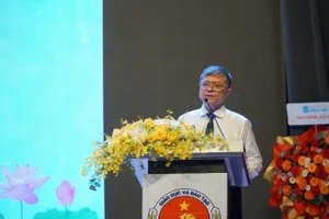 Giám đốc Sở GD-ĐT TPHCM yêu cầu trường ngoài công lập tăng cường gắn kết với trường công lập 