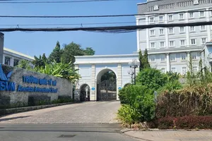 Trường Tiểu học, THCS, THPT Quốc tế Mỹ (AISVN) tại địa chỉ số 220 Nguyễn Văn Tạo thuộc xã Long Thới, huyện Nhà Bè, TPHCM (nay là xã Hiệp Phước, TPHCM)