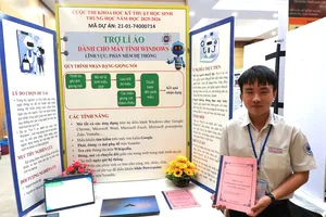 Nguyễn Công Duy, học sinh lớp 12CT1, Trường THPT Bến Cát (phường Bến Cát, TPHCM) mang đến vòng tuyển chọn dự án sản phẩm "Trợ lý ảo dành cho máy tính Windows"