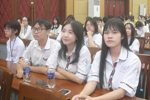 Học sinh tham gia cuộc thi hùng biện tiếng Nhật, sáng 31-1