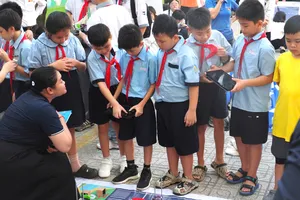 Học sinh hào hứng trải nghiệm các hoạt động tại Ngày hội "Kết nối, đồng hành trong đổi mới và sáng tạo cùng các trường học" năm 2026 