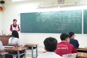 Thí sinh làm thủ tục dự thi tốt nghiệp THPT năm 2026 vào chiều 10-6. 