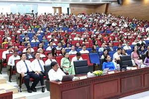 Lãnh đạo các đơn vị trường học tham dự Hội nghị tổng kết năm học 2025-2026 và triển khai nhiệm vụ giáo dục phổ thông năm học 2026-2027