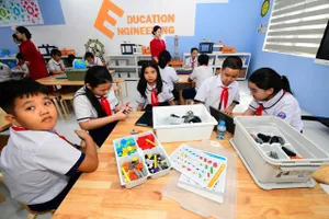 Học sinh Trường Tiểu học Bình Chuẩn 3 (phường Thuận Giao) trong ngày khánh thành trường vào đầu tháng 8-2026. Ảnh minh họa