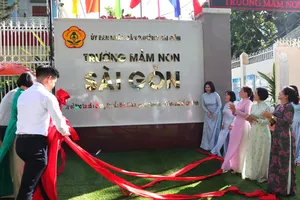 UBND phường Sài Gòn khánh thành bảng tên Trường Mầm non Sài Gòn - đơn vị thành lập trên cơ sở sáp nhập Mầm non Hoa Lư và Mầm non Lê Thị Riêng (phường Sài Gòn)