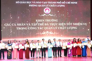 Các tập thể nhận bằng khen của Giám đốc Sở GD-ĐT TPHCM về thành tích thực hiện tốt công tác quản lý chất lượng năm học 2025-2026 