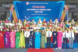 Các đại biểu và thầy, cô giáo tham dự Lễ tôn vinh Nhà giáo tiêu biểu và trao Giải thưởng Võ Trường Toản lần thứ 28 năm 2025. Ảnh: HOÀNG HÙNG