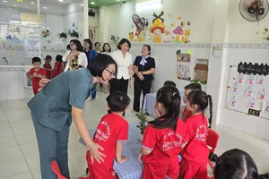 Đoàn công tác của Bộ GD-ĐT, Sở GD-ĐT TPHCM và Tổ chức Onesky thăm cơ sở giáo dục mầm non độc lập tại TPHCM