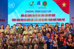 Chương trình giao lưu giữa Lực lượng gìn giữ hòa bình Liên hiệp quốc thuộc Bệnh viện Dã chiến cấp 2, số 5 với hội viên, thanh niên thành phố. Ảnh: THẢO LÊ 