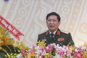 Đại tướng Ngô Xuân Lịch: Xây dựng con người Vĩnh Long phát triển toàn diện