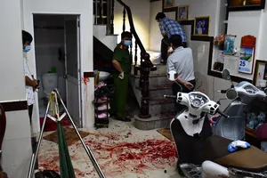 Truy tìm hung thủ dùng dao tấn công nạn nhân, cướp tài sản