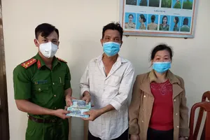 Anh xe ôm nhặt 100 triệu đồng trả lại người bị mất​​  ​