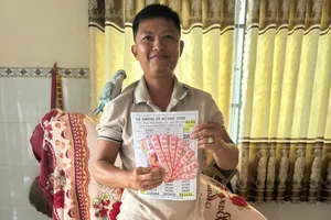 Trà Vinh: Một người đàn ông trúng 7 tờ vé số giải đặc biệt