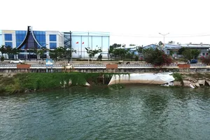 Kè Thường Thới Tiền (huyện Hồng Ngự, tỉnh Đồng Tháp) bị sạt lở