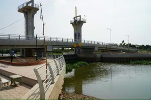 Cống Bến Rớ đã đưa vào sử dụng, phát huy hiệu quả ngăn mặn trữ ngọt tại địa phương. Ảnh: MĐ