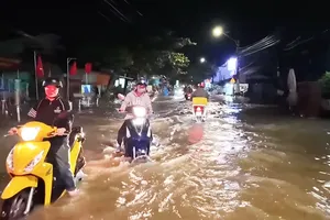 Dù triều cường xuống dần nhưng vẫn có nguy cơ ngập cục bộ