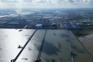 Khu Kinh tế Định An đến năm 2040, với định hướng phát triển nơi đây trở thành trung tâm kinh tế biển đa ngành. Ảnh: TÍN HUY (ảnh chụp tại phường Duyên Hải, tỉnh Vĩnh Long)