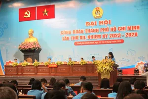 Chủ tịch LĐLĐ TPHCM Trần Thị Diệu Thúy phát biểu tại phiên làm việc thứ nhất Đại hội Công đoàn TPHCM lần thứ XII