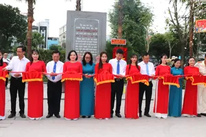 Cắt băng khánh thành công trình cải tạo, nâng cấp Công viên Dạ Nam