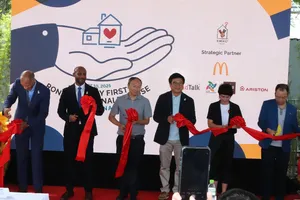 Cắt băng khánh thành Ngôi nhà Chung Ronald McDonald House