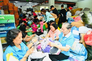 Millions of Vietnamese hearts turn toward Central region in solidarity