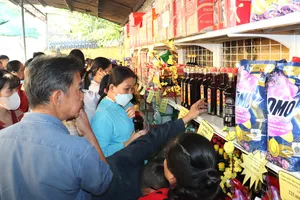 Người lao động mua sắm với giá giảm từ 10%-50% tại điểm phúc lợi đoàn viên