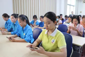 Thí sinh tham gia hội thi chiều 22-5