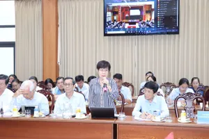 Đại biểu nêu ý kiến tại hội nghị. Ảnh: ANH HOÀNG