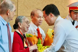 Chủ tịch HĐND TPHCM Võ Văn Minh: Chăm lo người có công là trách nhiệm, là mệnh lệnh từ trái tim