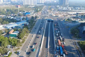 Thêm cầu, thêm đường: Tết này đi lại thuận lợi hơn