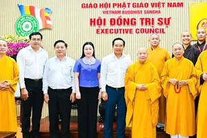 Xuân nghĩa tình tỏa khắp