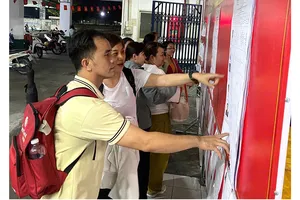 Công nhân xa quê gửi niềm tin vào lá phiếu