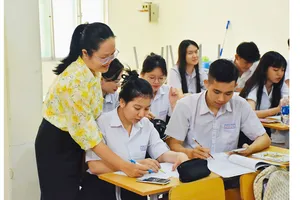 Gỡ “nút thắt” dạy thêm, học thêm: Nâng chất chương trình, giảm áp lực thi cử