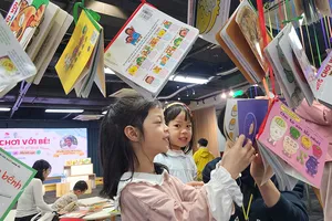 Xác lập vị thế cho sách trong công nghiệp văn hóa