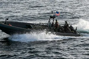 IMO cảnh báo rủi ro cao tại eo biển Hormuz