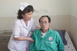 Người phía sau y lệnh