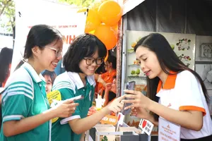 Đừng biến hướng nghiệp thành cuộc “lướt sóng ngành nóng”