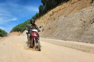Dự án đường cứu nạn cứu hộ dang dở