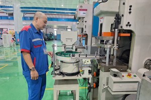 促进生产、出口、开拓国内市场。