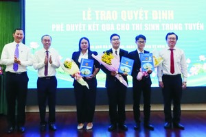 市内务厅已颁行《决定》，从优秀毕业大学生资源招聘公务员与职工。