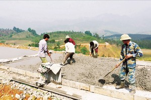 老街省芒姜县清平乡左廷A村交通干线的投建经费是来自第1719国家目标计划。