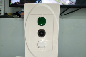 伪装成开关面板的摄像头在社交网上出售。