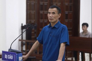 8月27日，被告陶文南出庭受审。名仲图/文