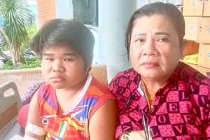 梅陈兰芝与儿子阮梅青松。