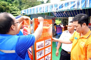 参与组建赠送各海岛的胡志明文化空间。